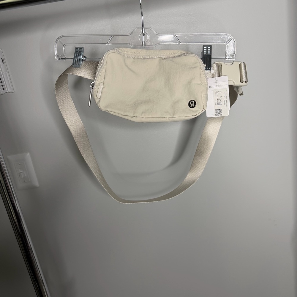 lululemon athletica Off-White Belt Bag